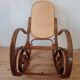 Rocking chair bois et cannage