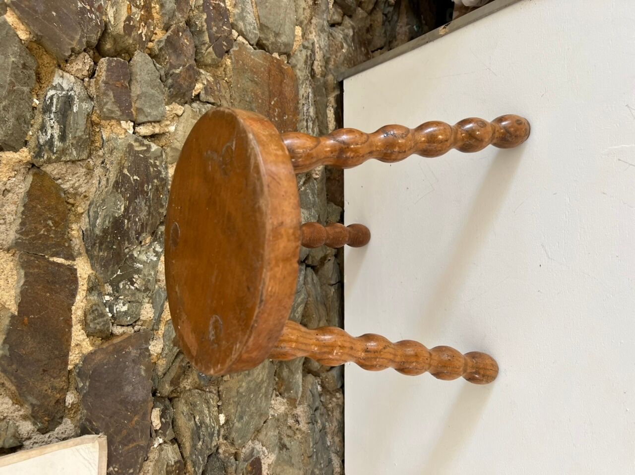 Tabouret de ferme tripode en bois