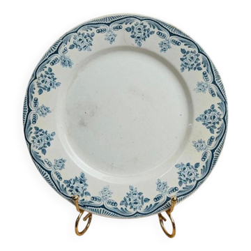 Antique plate Terre de fer H. Boulenger Choisy-le-roi – Blue floral decoration