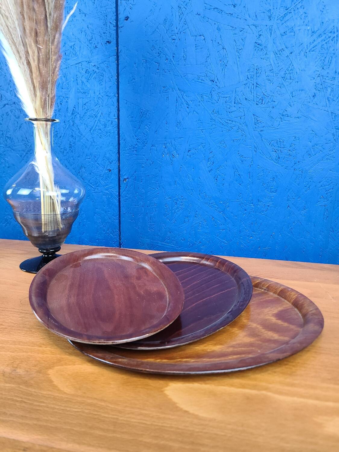 Vase vintage en verre, détails noirs en relief