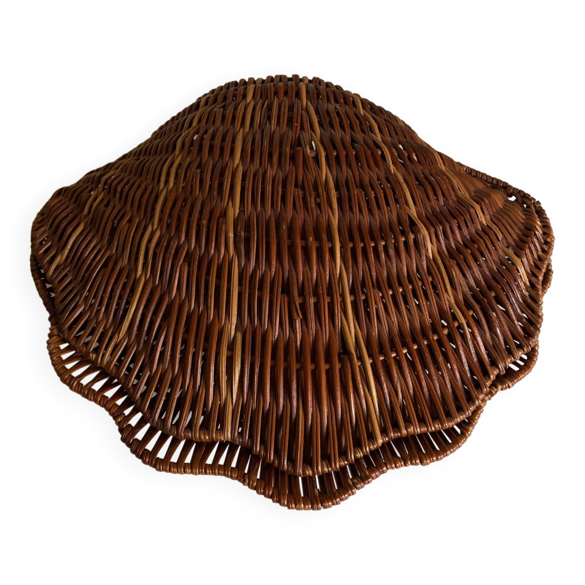 Empty corrugated shell pocket in wicker basket makers