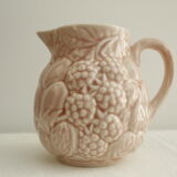 Pink pitcher - glazed ceramics - raspberry reliefs - Salins les Bains