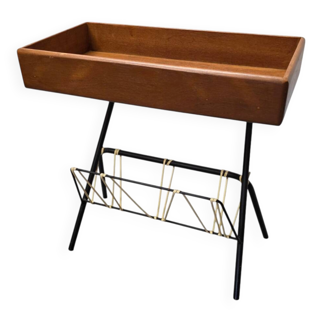 Relaxdays Table D'Appoint Design Moderne Avec Porte-Revue - Plateau Verre Et Métal, Table Basse Salon 53x46x36 Cm Noir