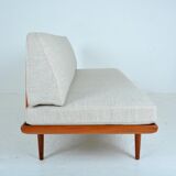 Daybed "Minerva " de Peter Hivdt et Orla Molgaard Nielsen