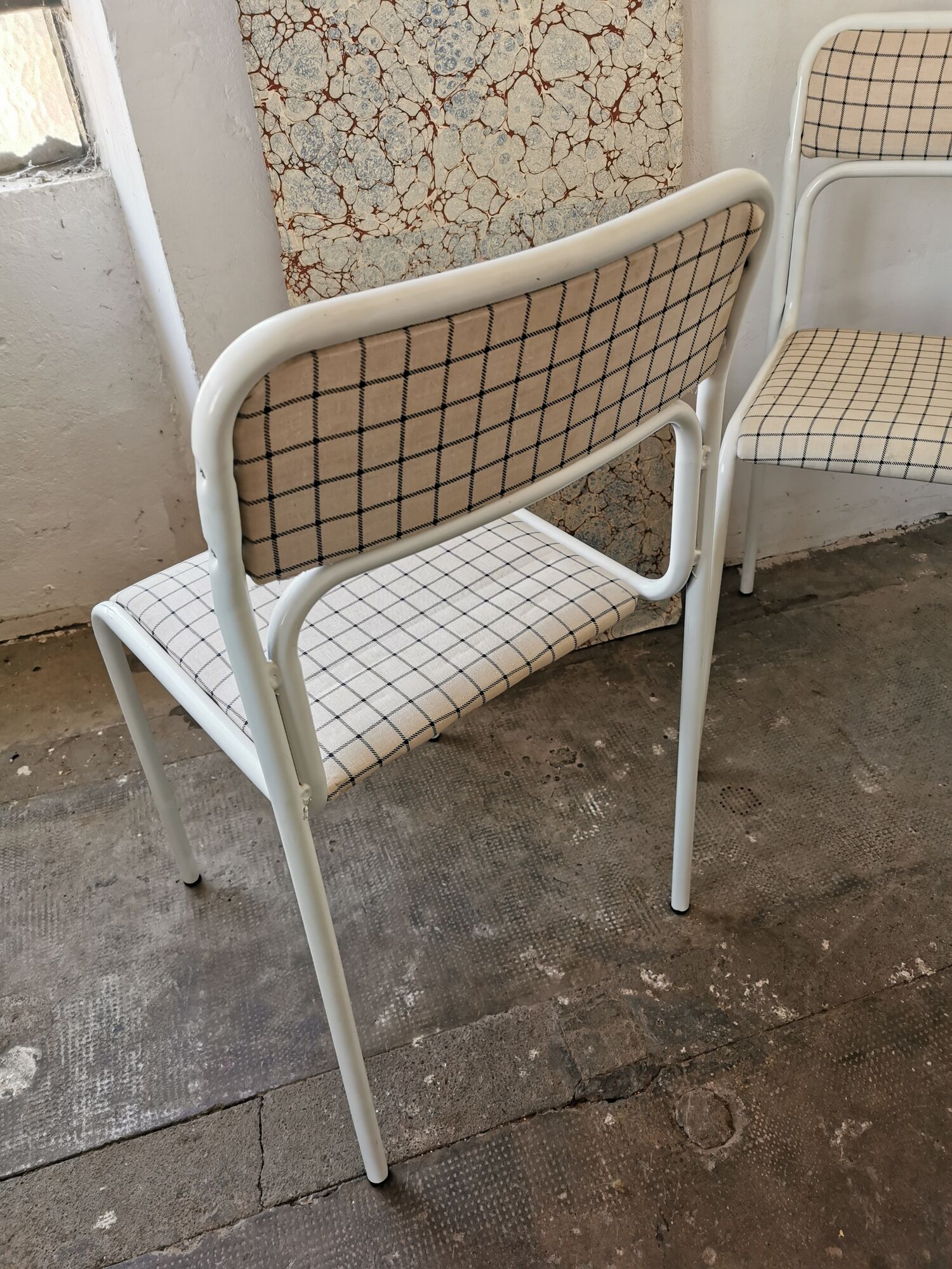 Set of 4 tubular metal chairs from the 90s