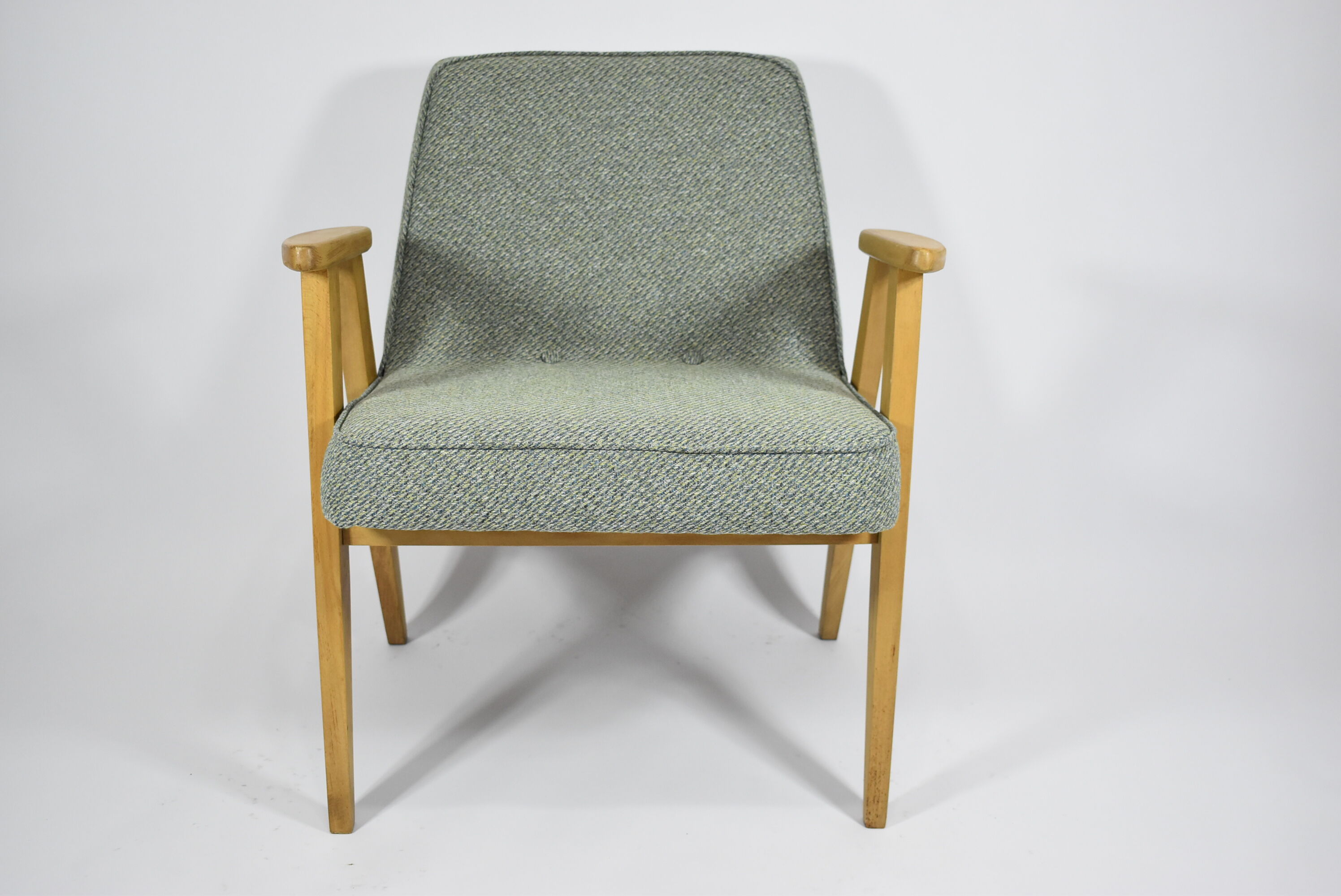 Armchair 366, designer J. hierowski, oak wood, green