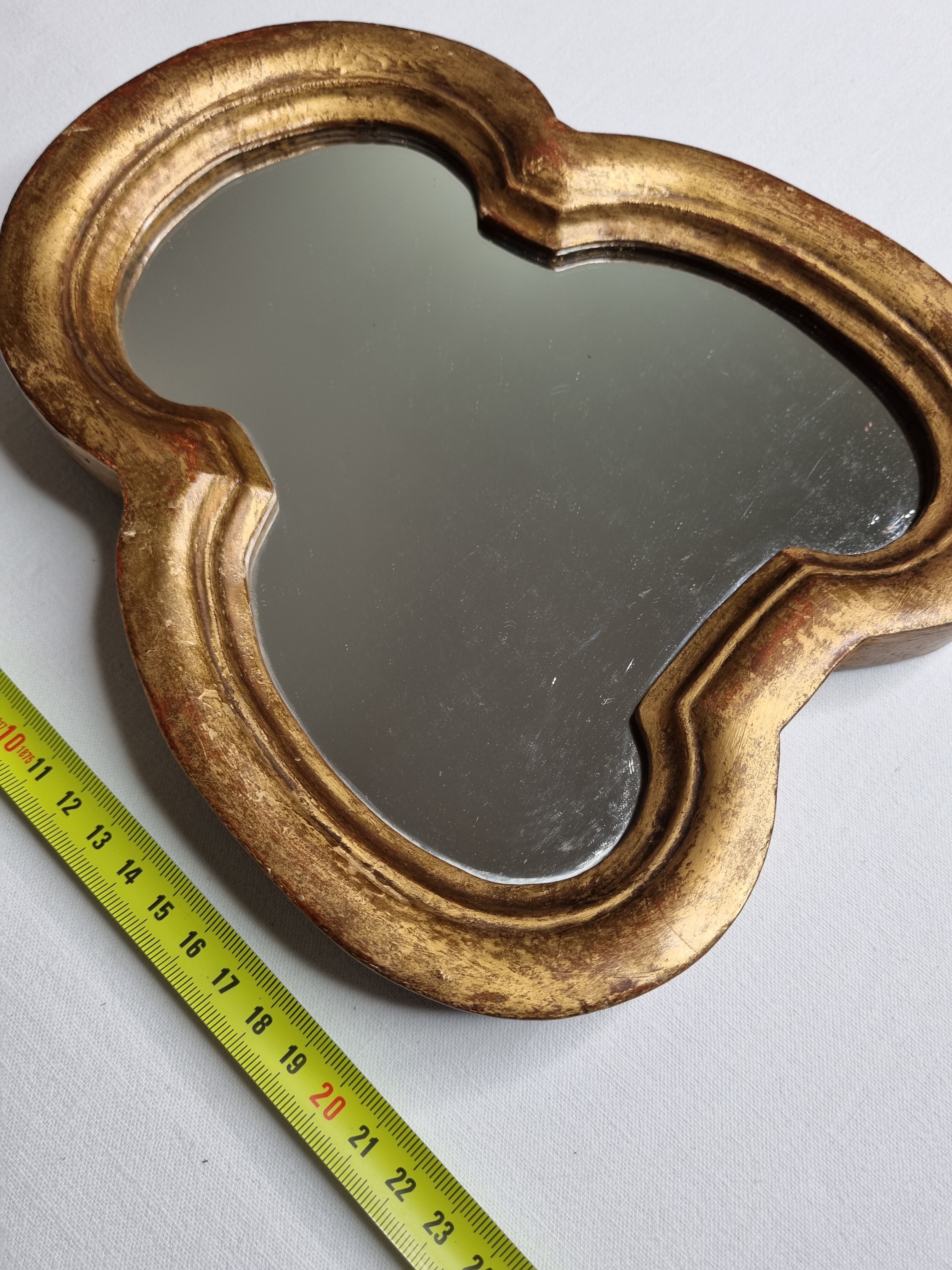 Gothic inspriation mirror in gilded wood 20x24cm