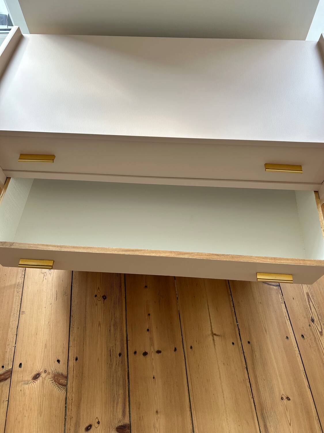 Vintage beige/rosé chest of drawers (farrow & ball)