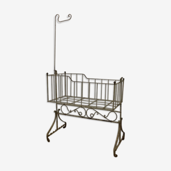 Wrought iron cradle