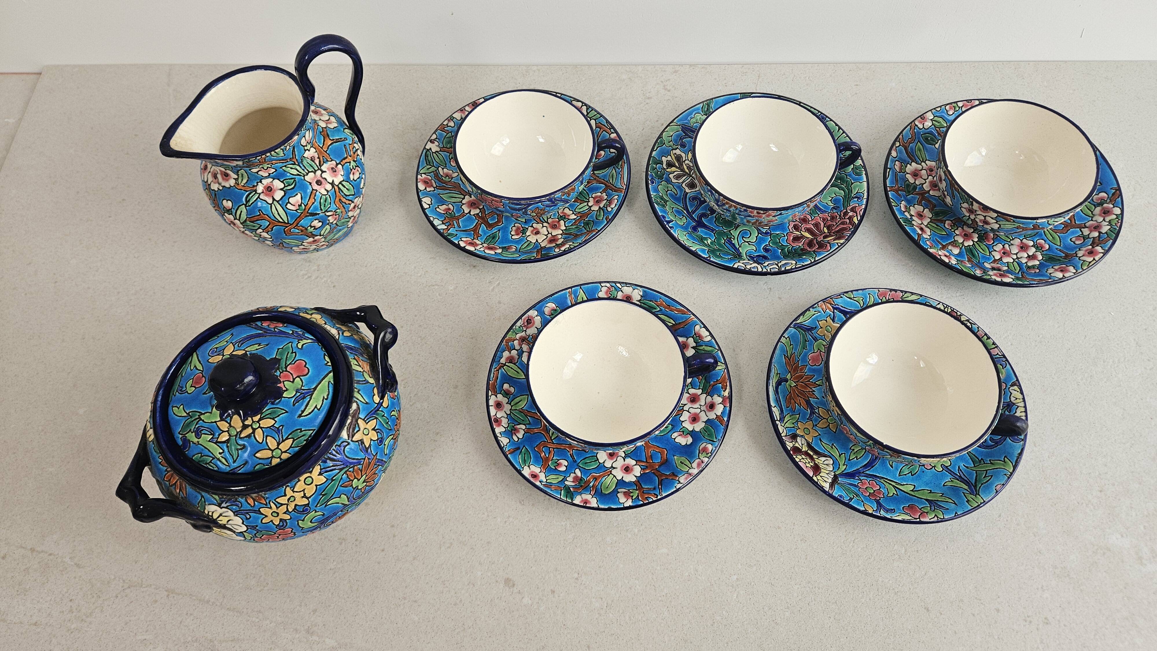 Complete tea/coffee service in Longwy enamel.