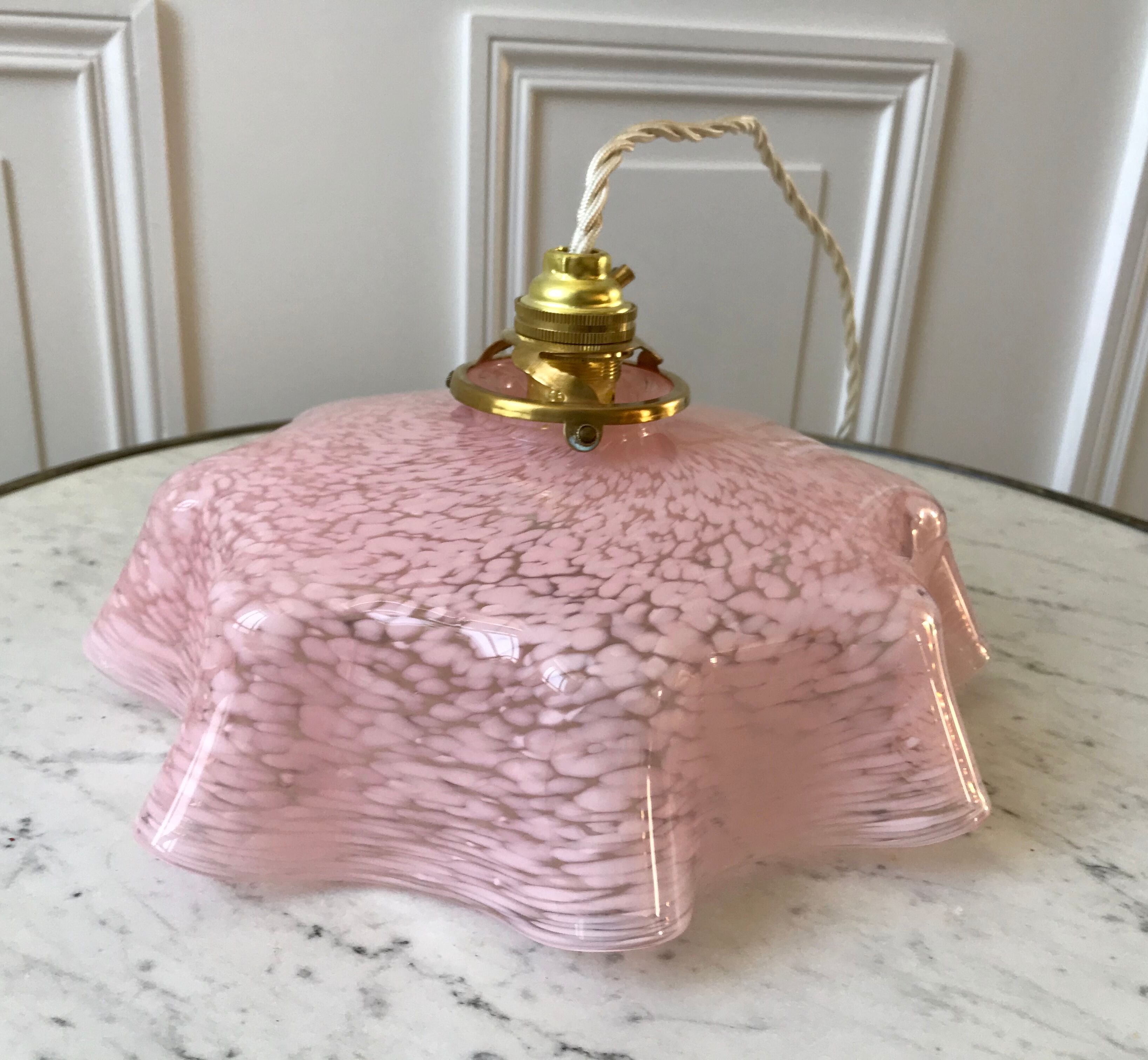 Walking suspension in Clichy glass speckled pink bobon years 20-30