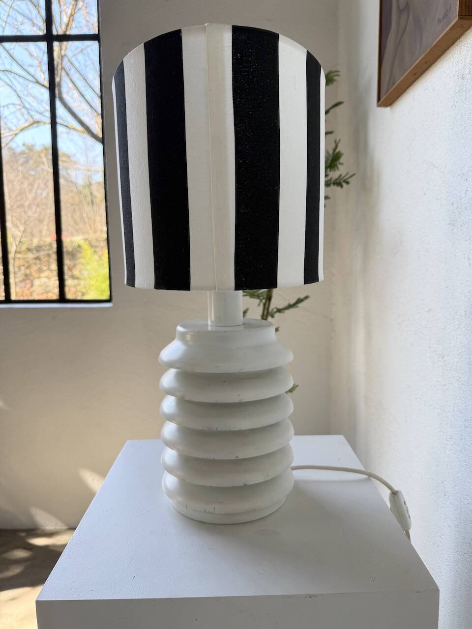 White lacquered metal table lamp from the 60s