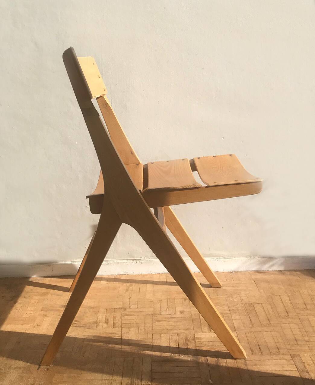 Primus compass leg chair