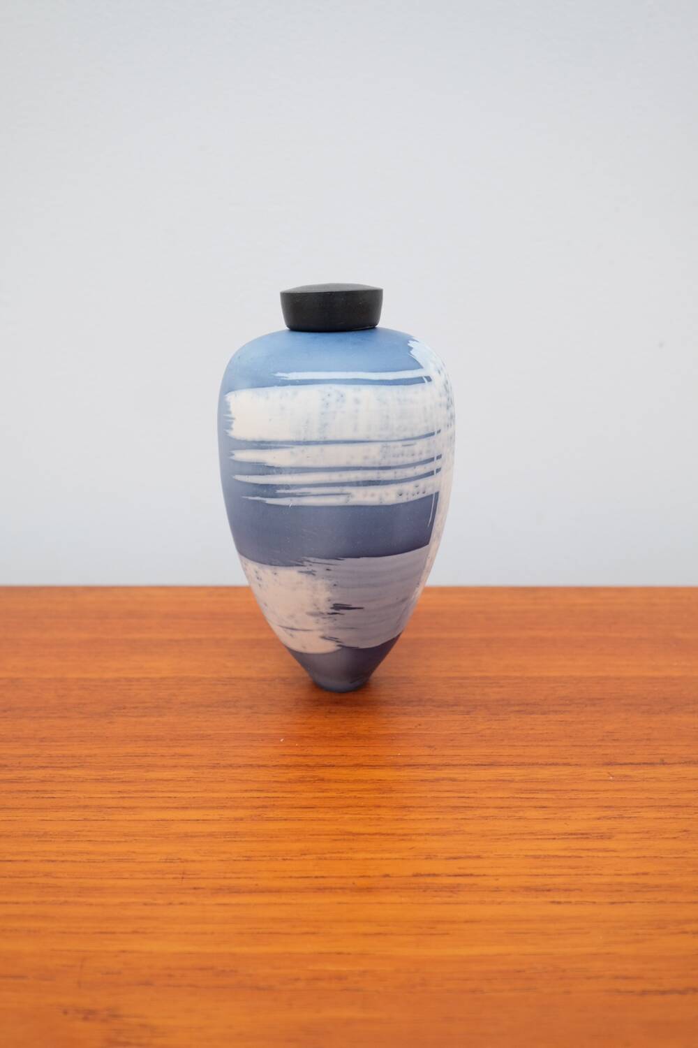 Ceramic pot by anima roos