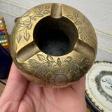 Round ashtray
