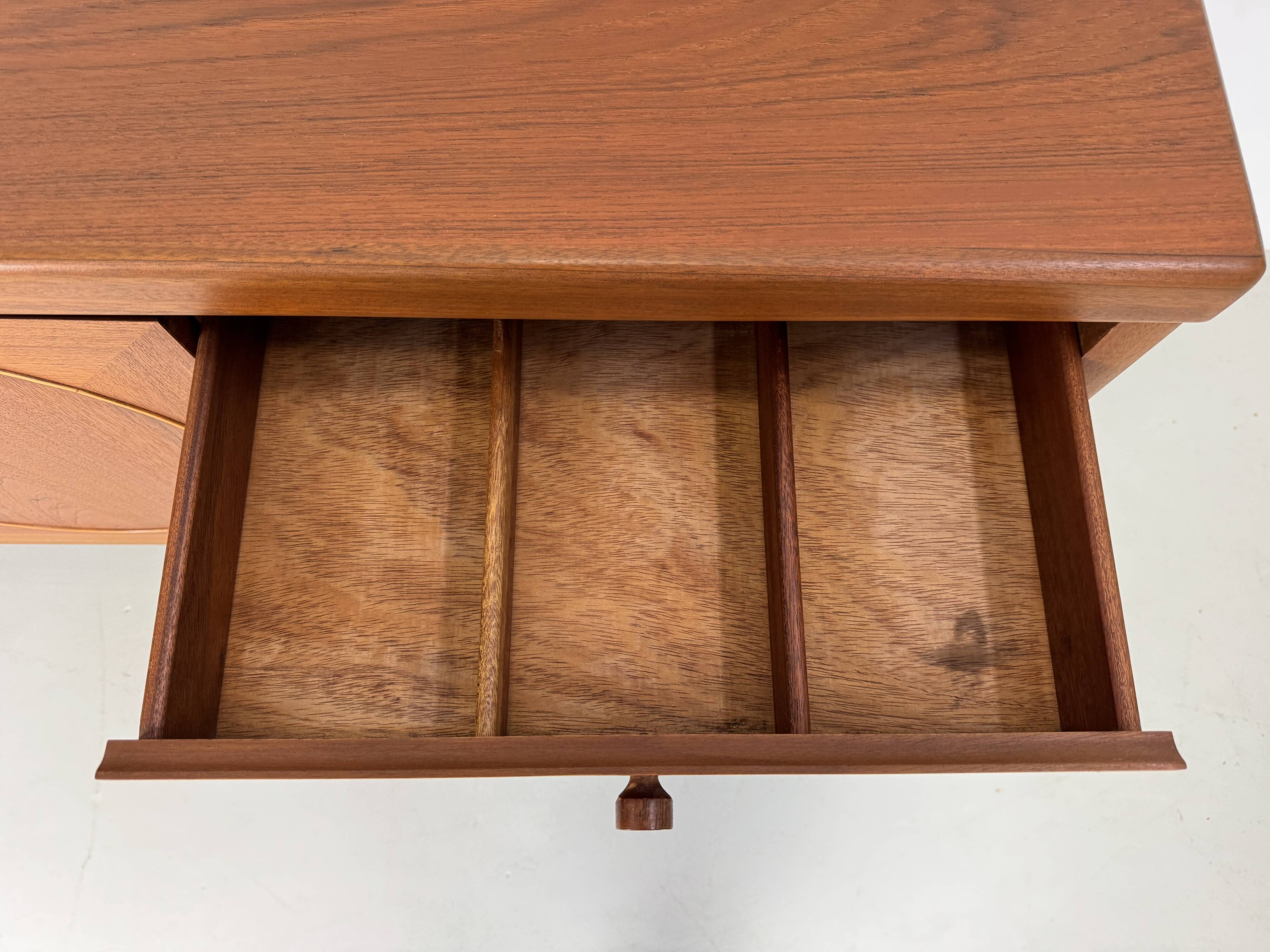 Unique vintage teak sideboard from the 1960s, produced by Nathan, model "Ci