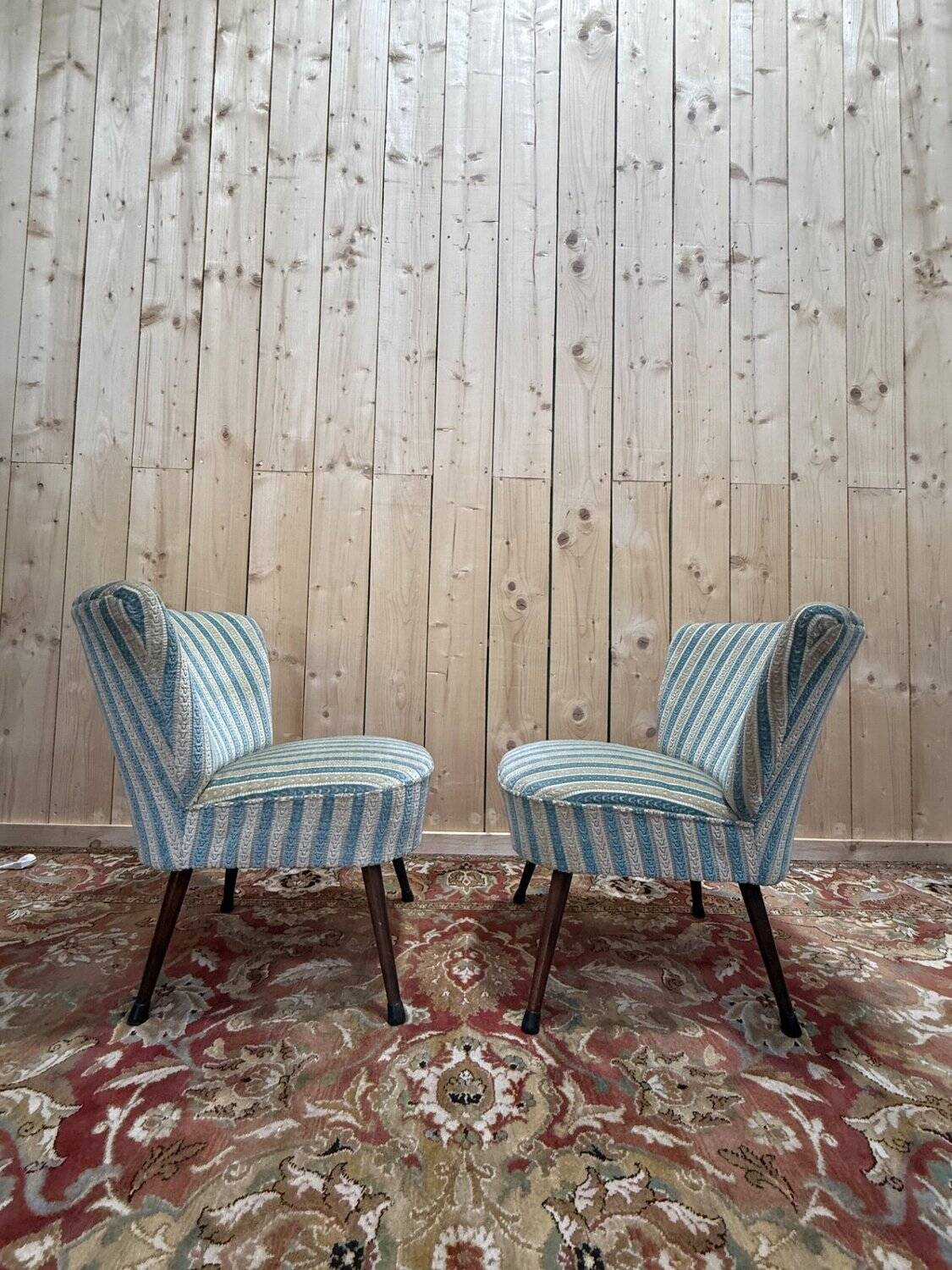 Pair of cocktail armchairs – 1960s – Two-tone velvet – Wooden legs