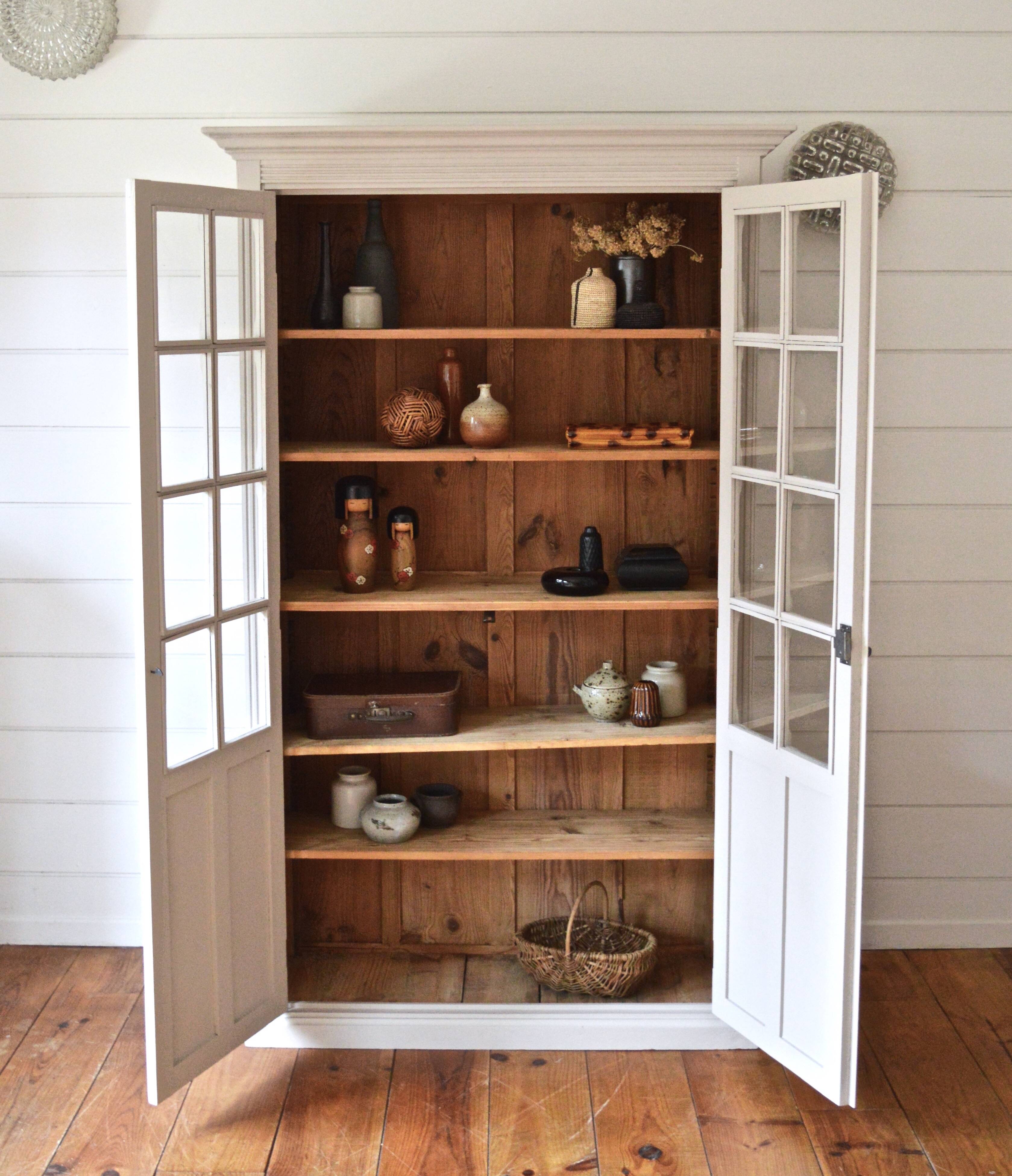 Glass cabinet