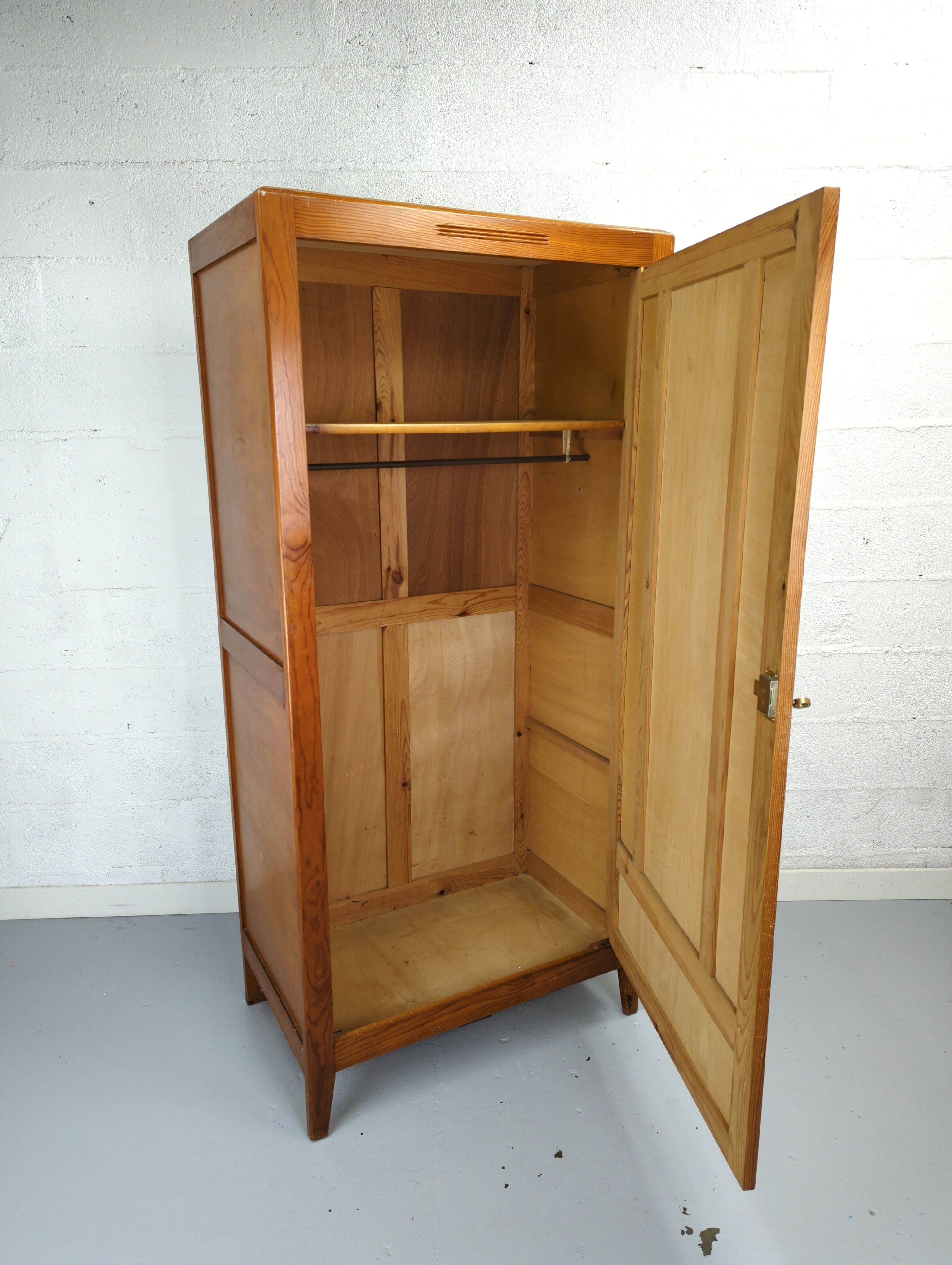 Armoire bonnetière une porte avec penderie