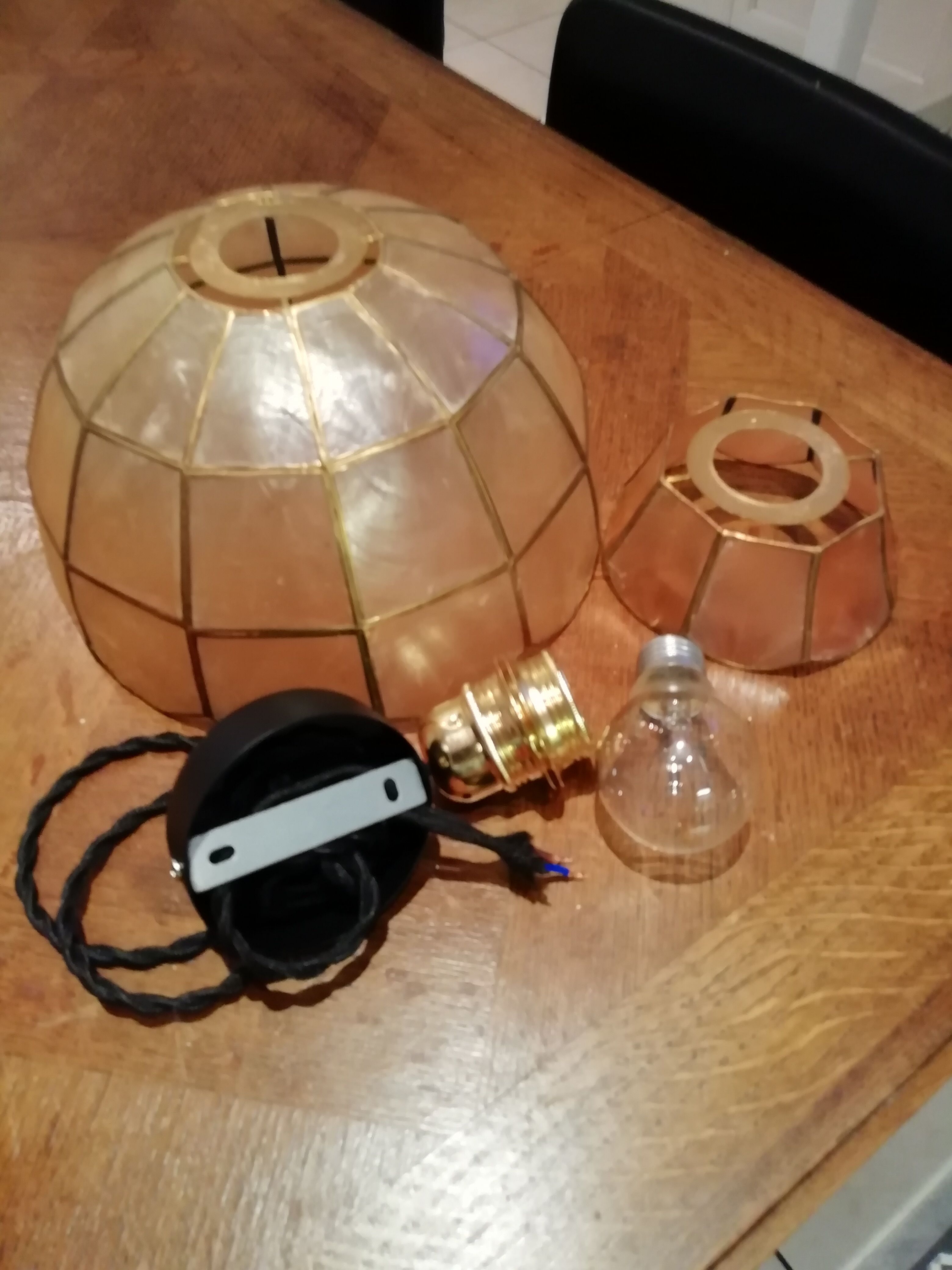 Suspension nacre et laiton 60s