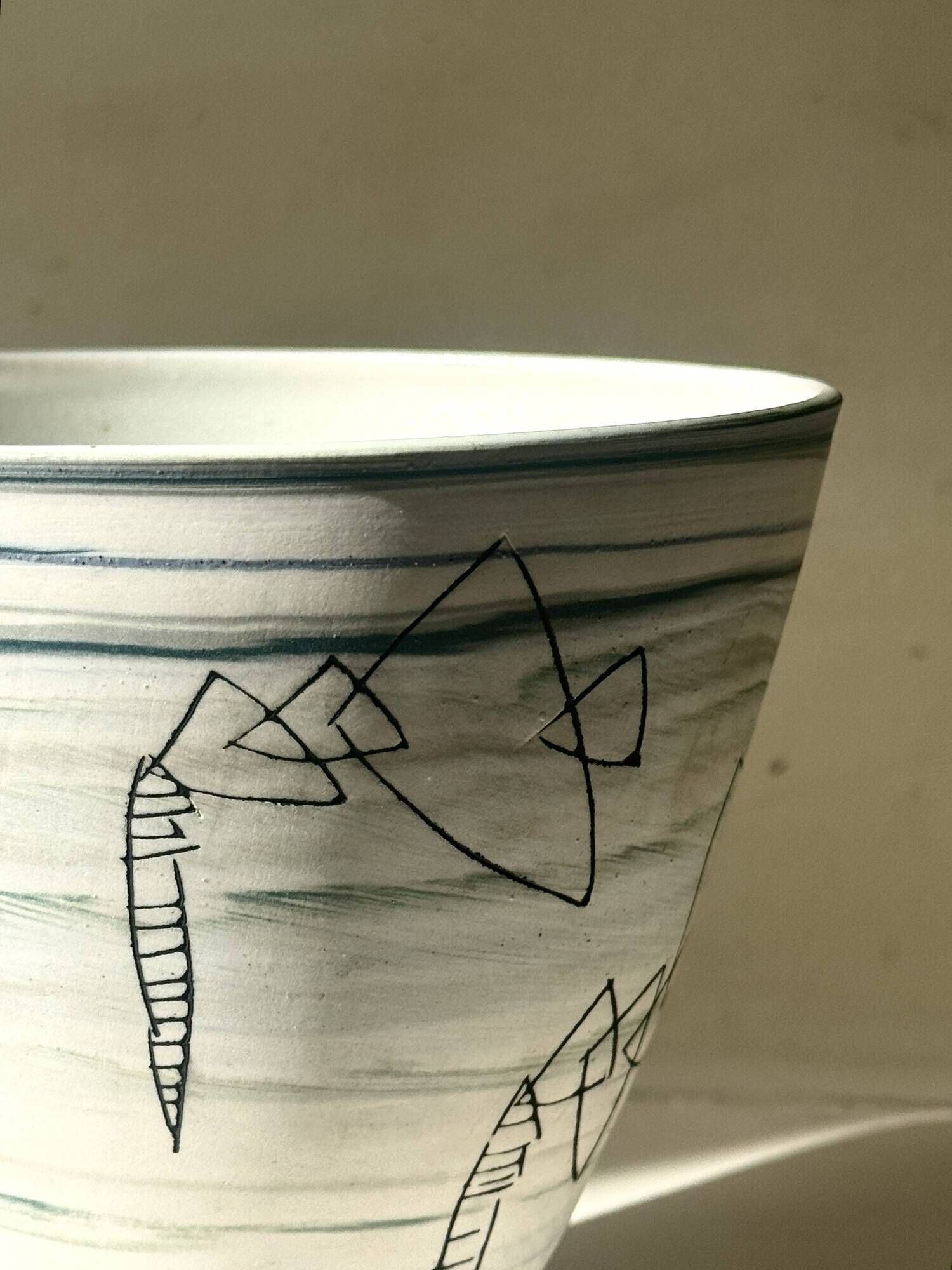 Bowl / large ceramic white catchall with graphic decoration, 1950