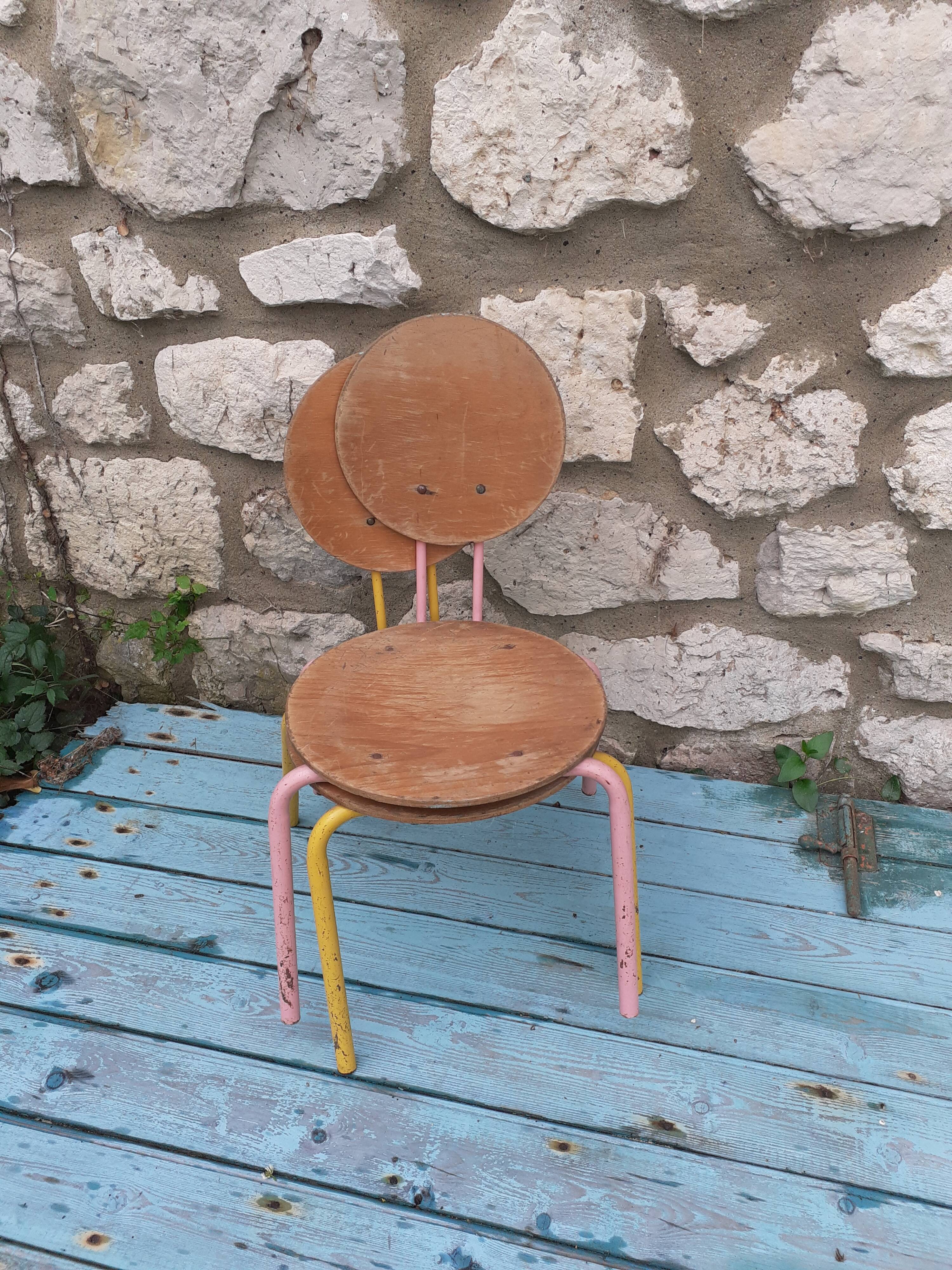 Paire de chaises d'enfant empilables vintage