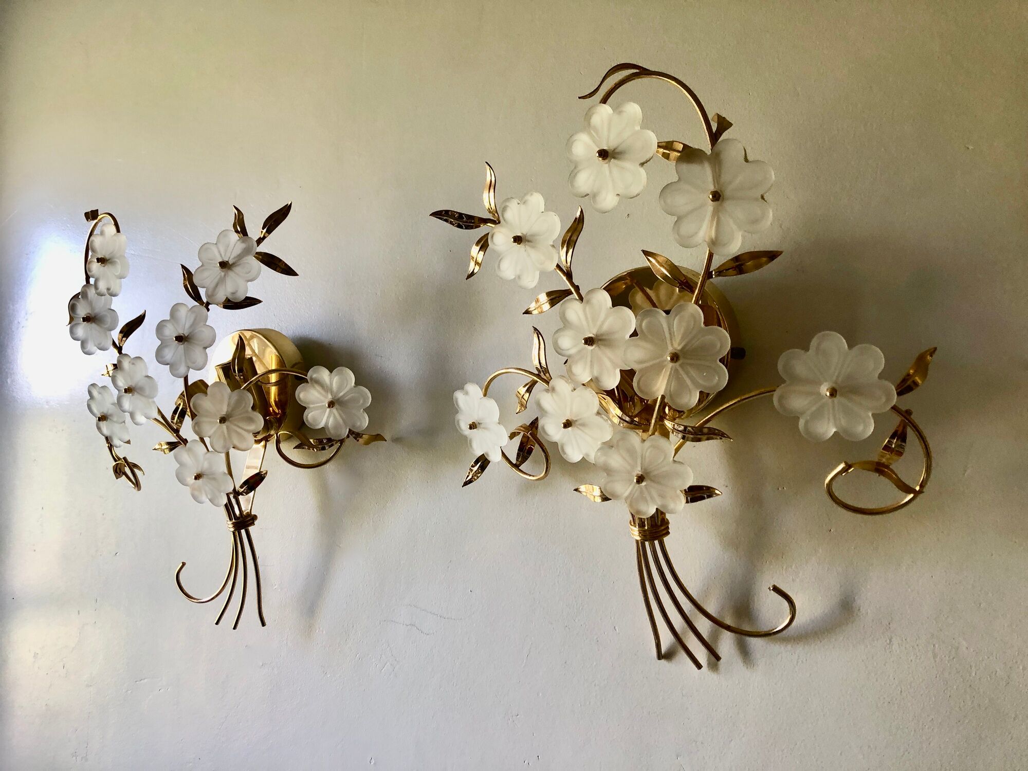Pair of Italian wall lamps with a bouquet 1980