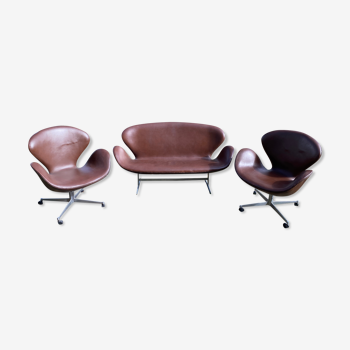 2 office armchairs + Settee / Swan sofa by Arne Jacobsen for Fritz Hansen, original leather