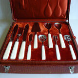 Housewife of Bakelite knives and service cutlery