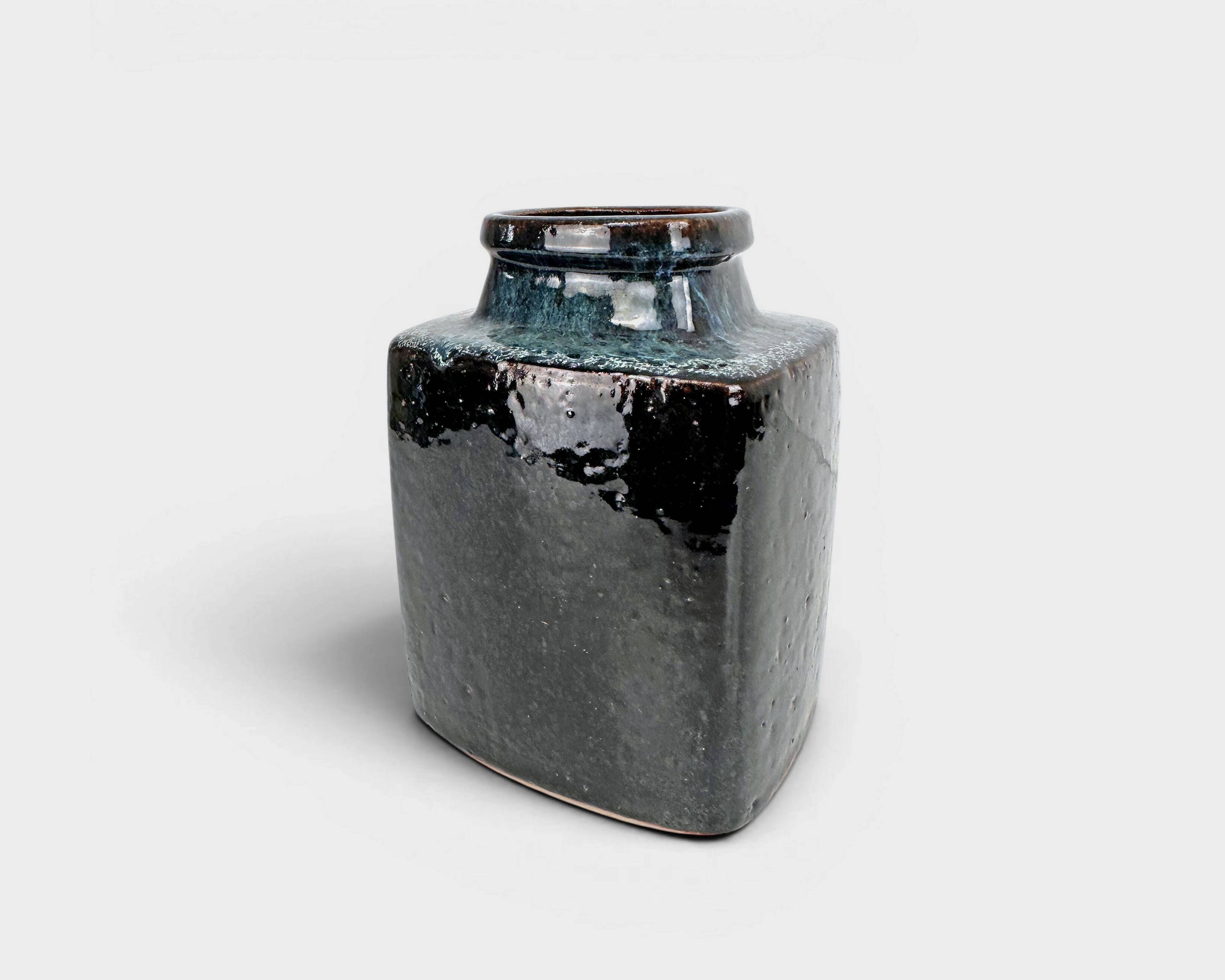 Sculptural stoneware vase by Jytte Trebbien, Denmark, 1970s