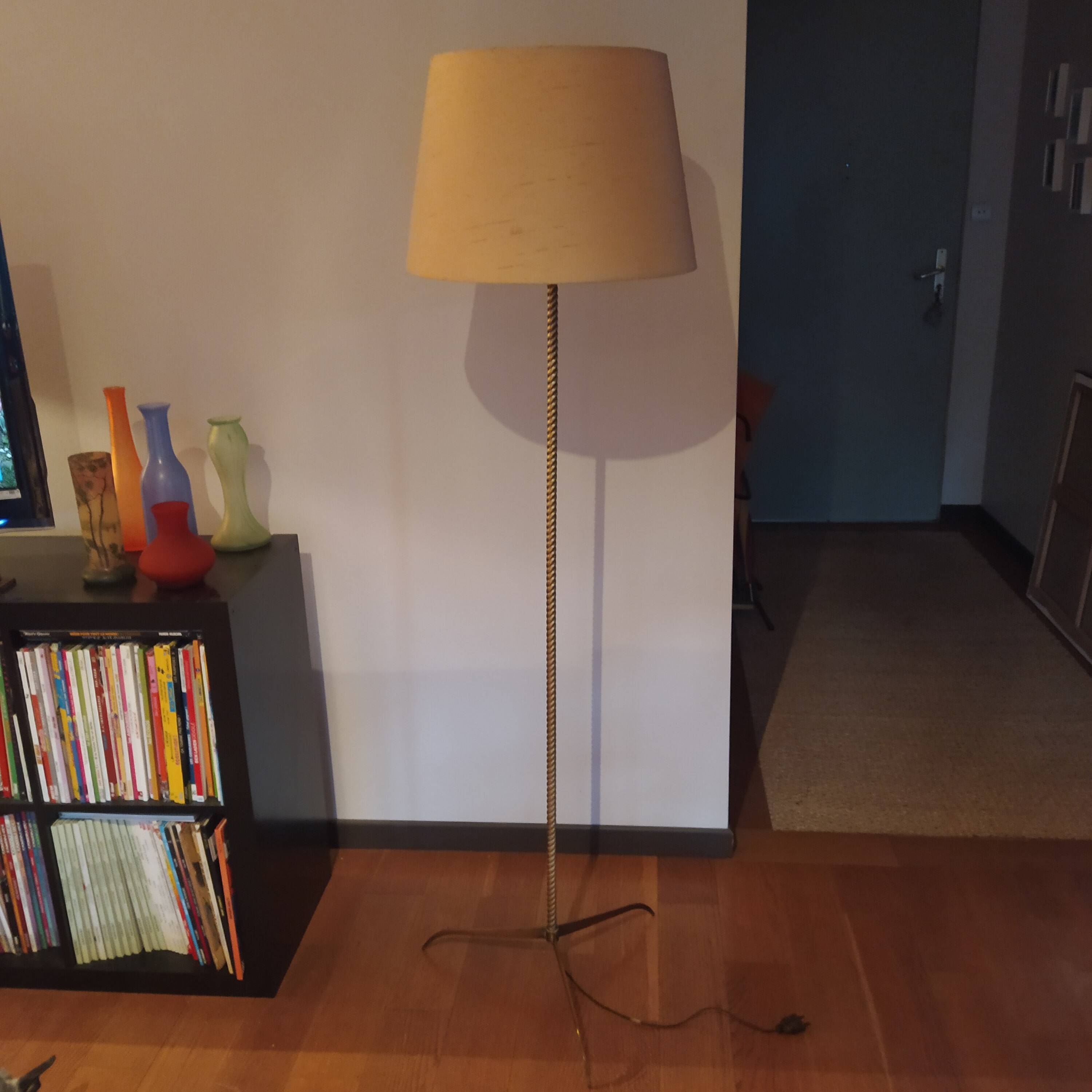 Vintage tripod floor lamp in golden brass twisted barrel