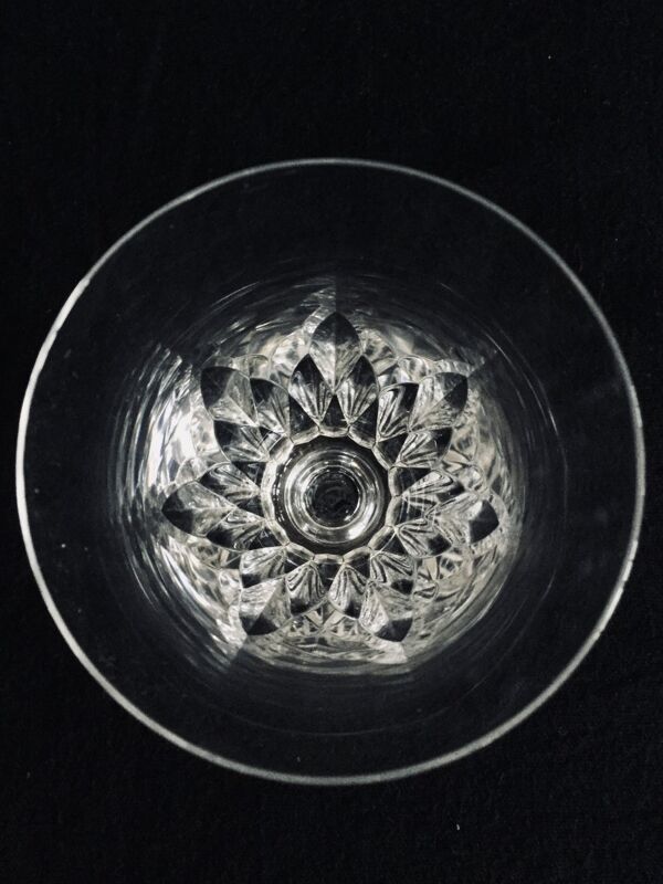 Lot de 11 verres à vin blanc en cristal de Baccarat modèle Carcassonne