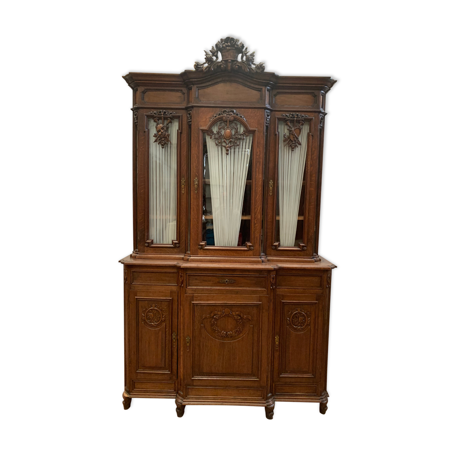 Buffet Liégeois in two bodies Chene massive patinated XX century