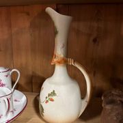 Paire de carafe en porcelaine