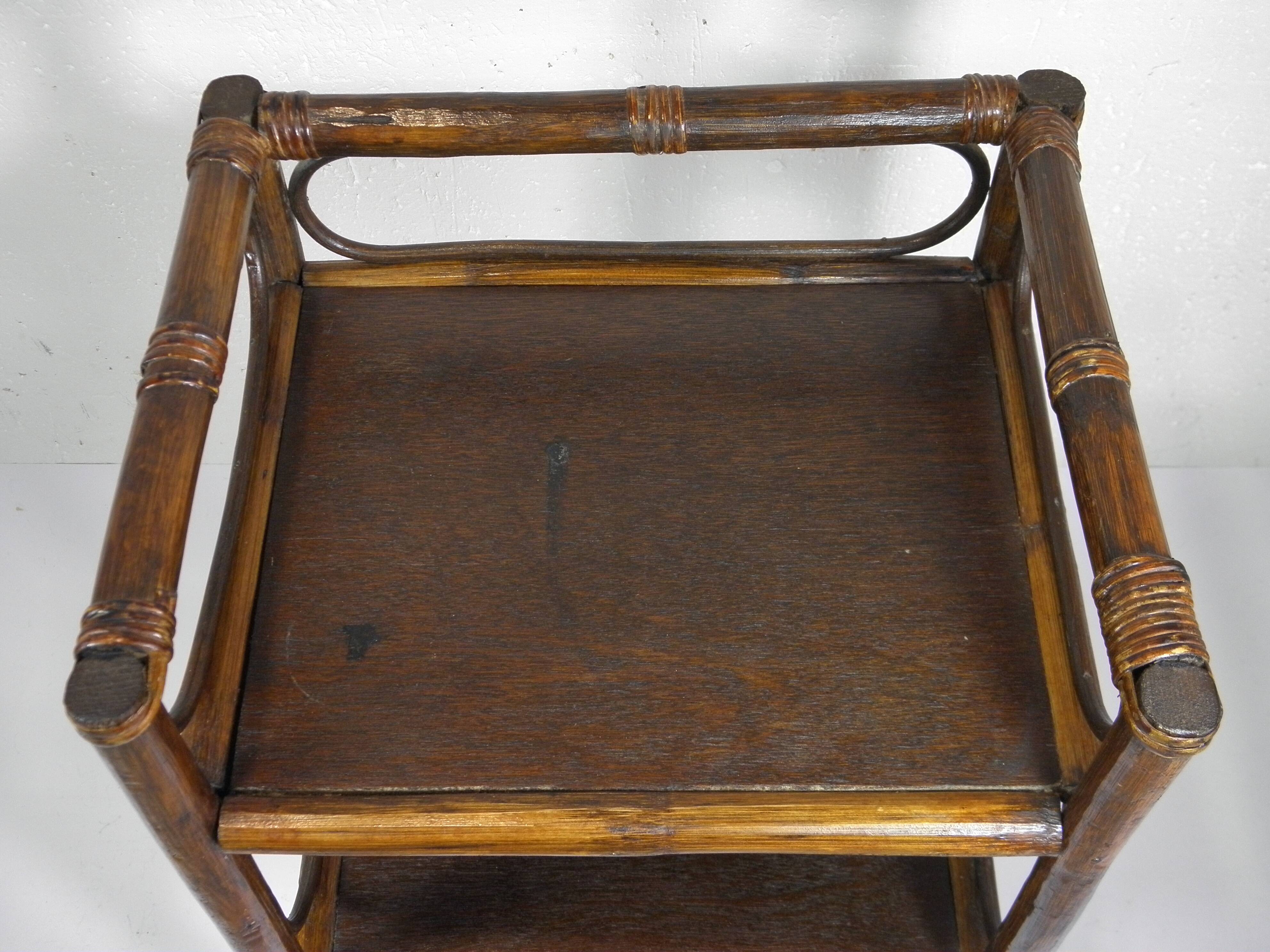 ETAGERE en ROTIN années 70