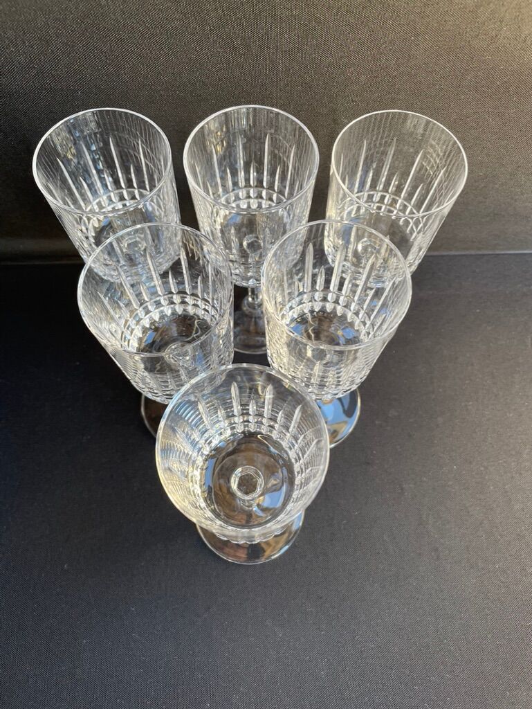 Verres à vin blanc art déco en cristal soufflé et taillé
