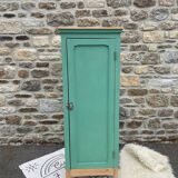 Bonnet, wardrobe