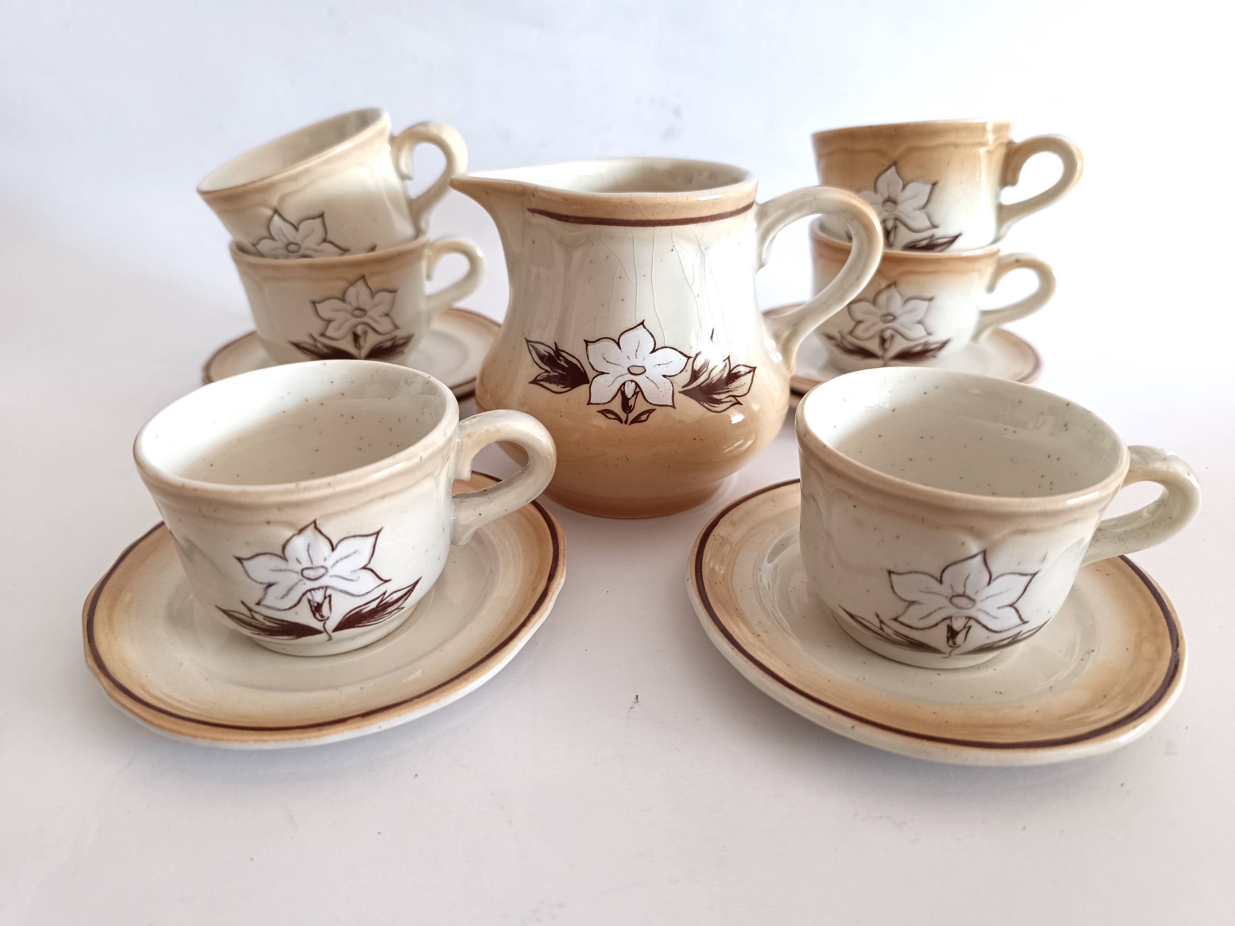 Tasses à café faïence St. Amand