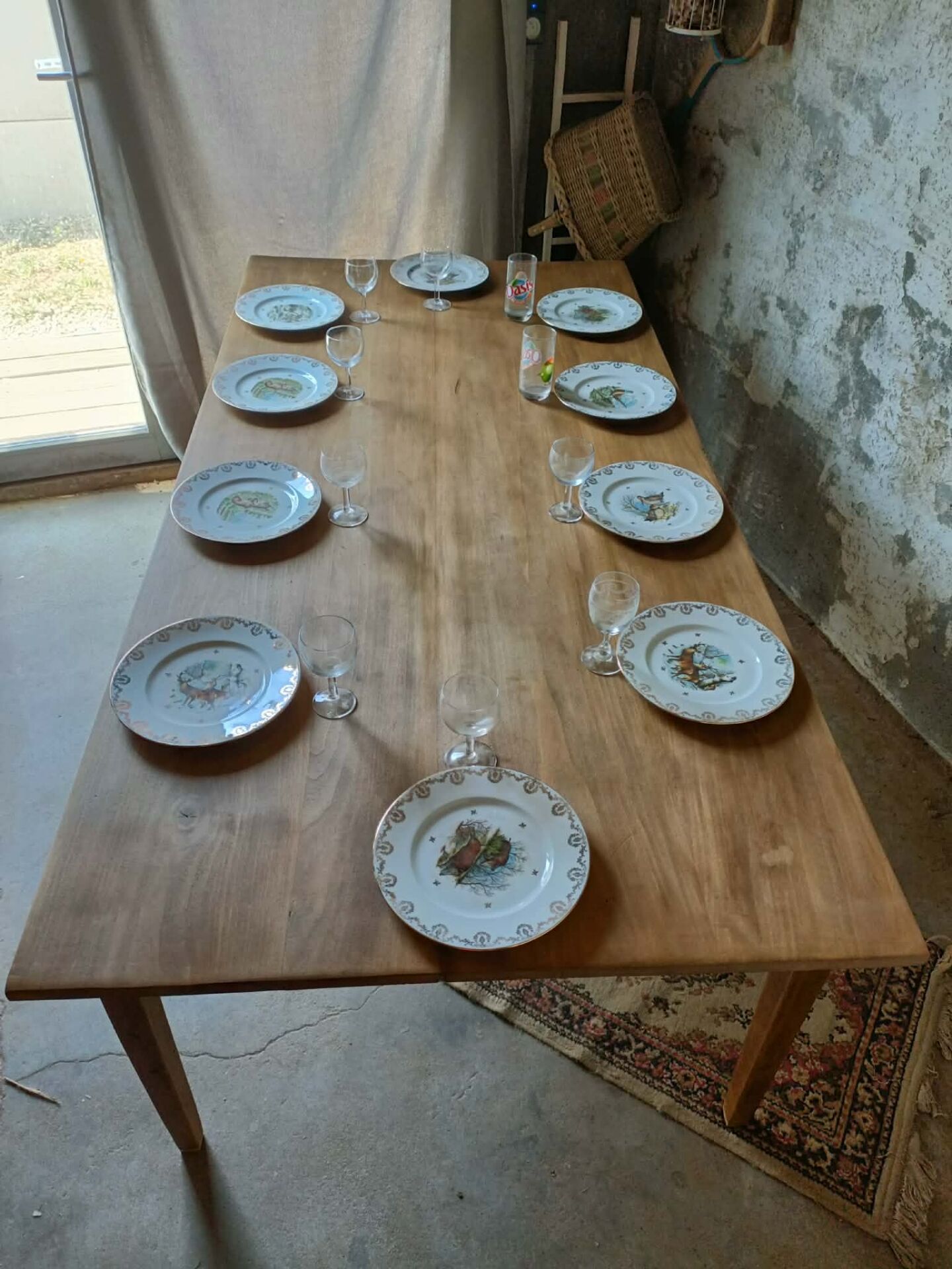 Farm table