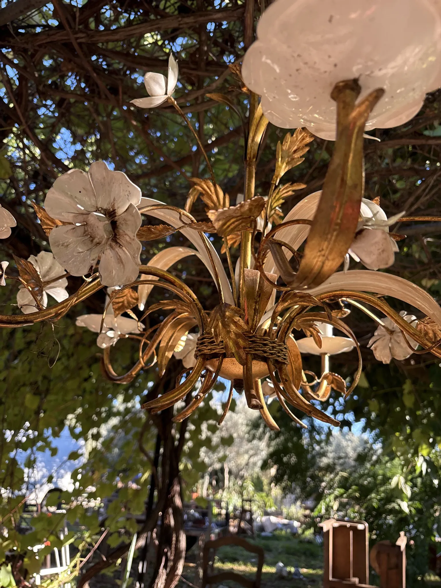 Golden metal lustre