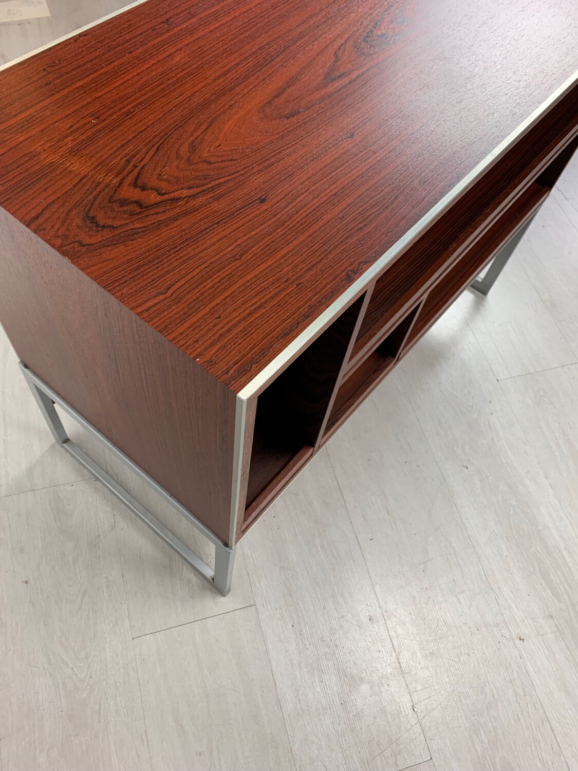 Hi-fi bang and olufsen cabinet