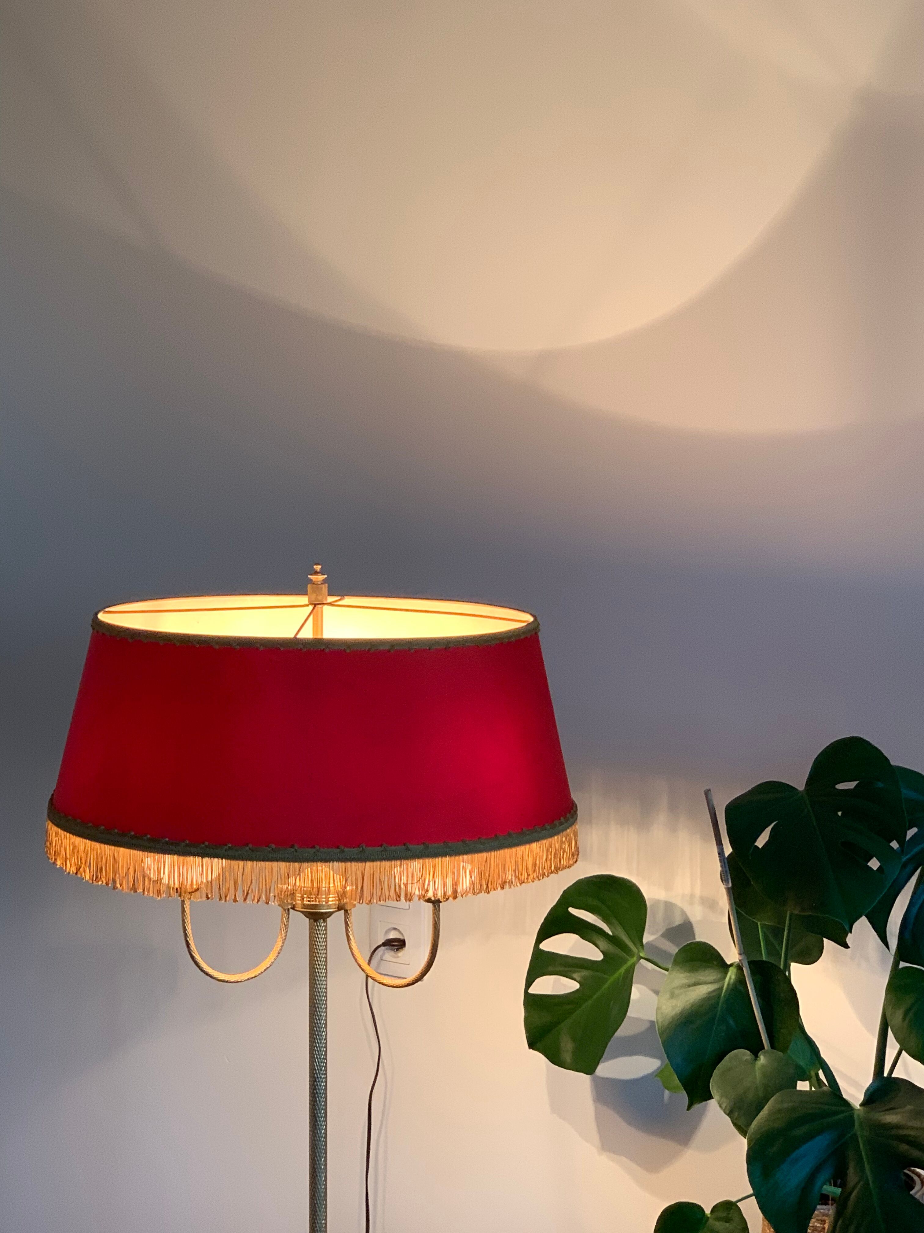 Vintage brass floor lamp in scale and opaline 1950