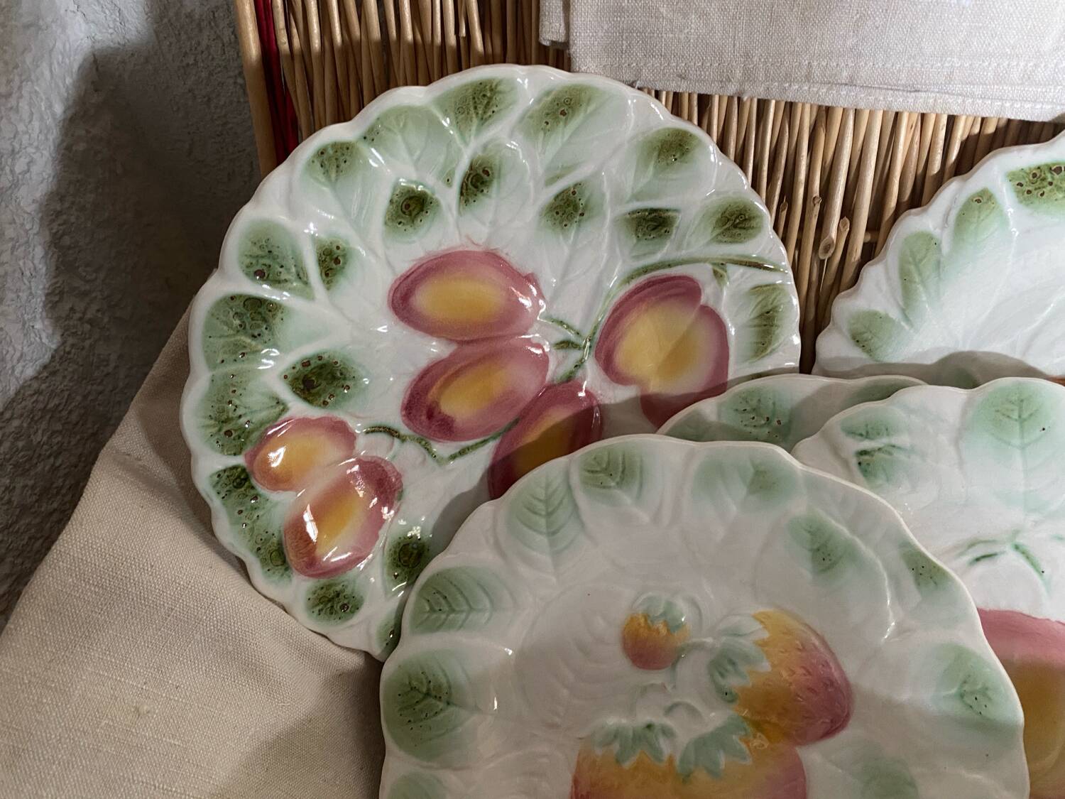 Set of 5 Sarreguemines dessert plates in vintage barbotine