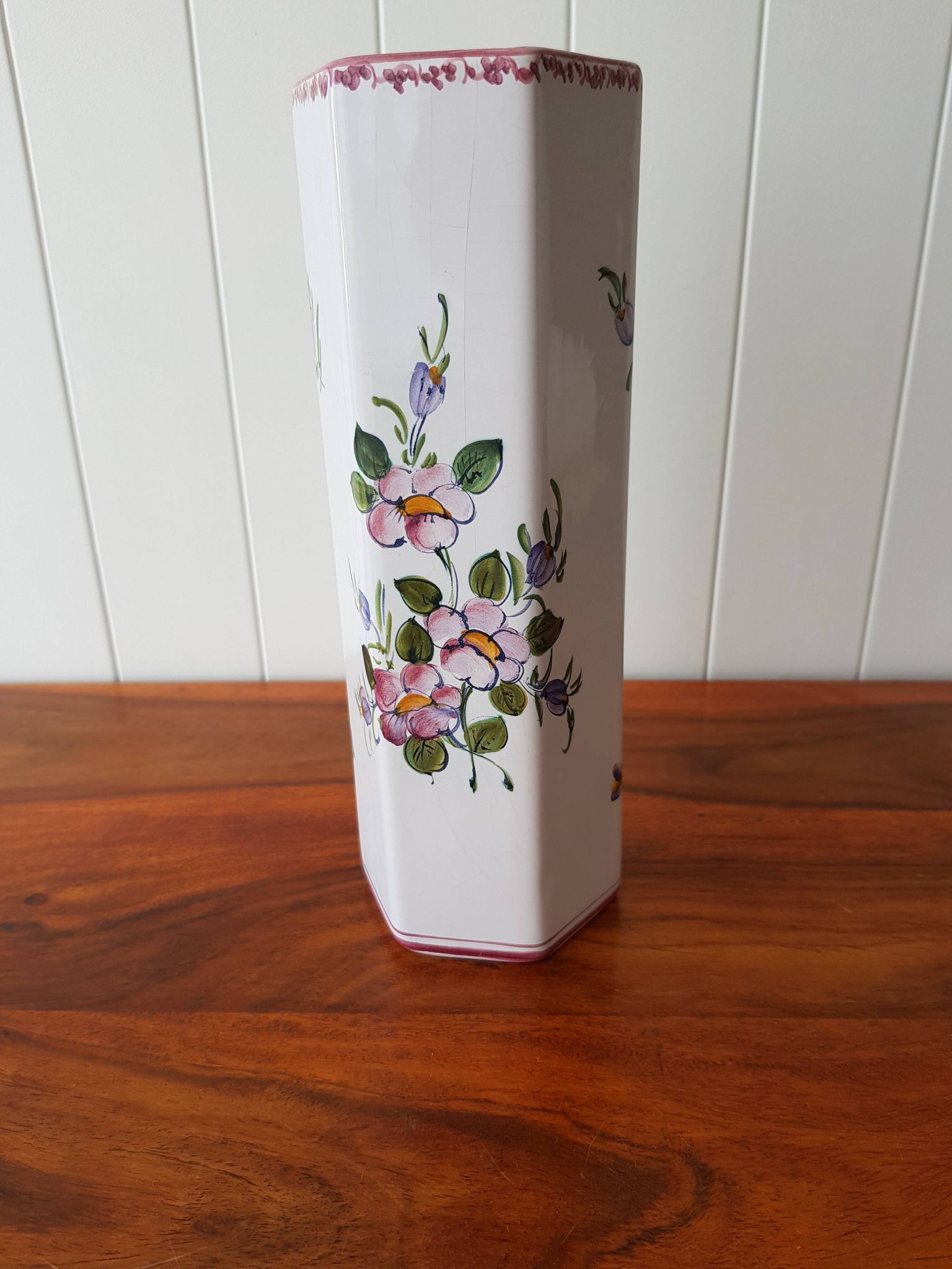 Vase signé Moustier