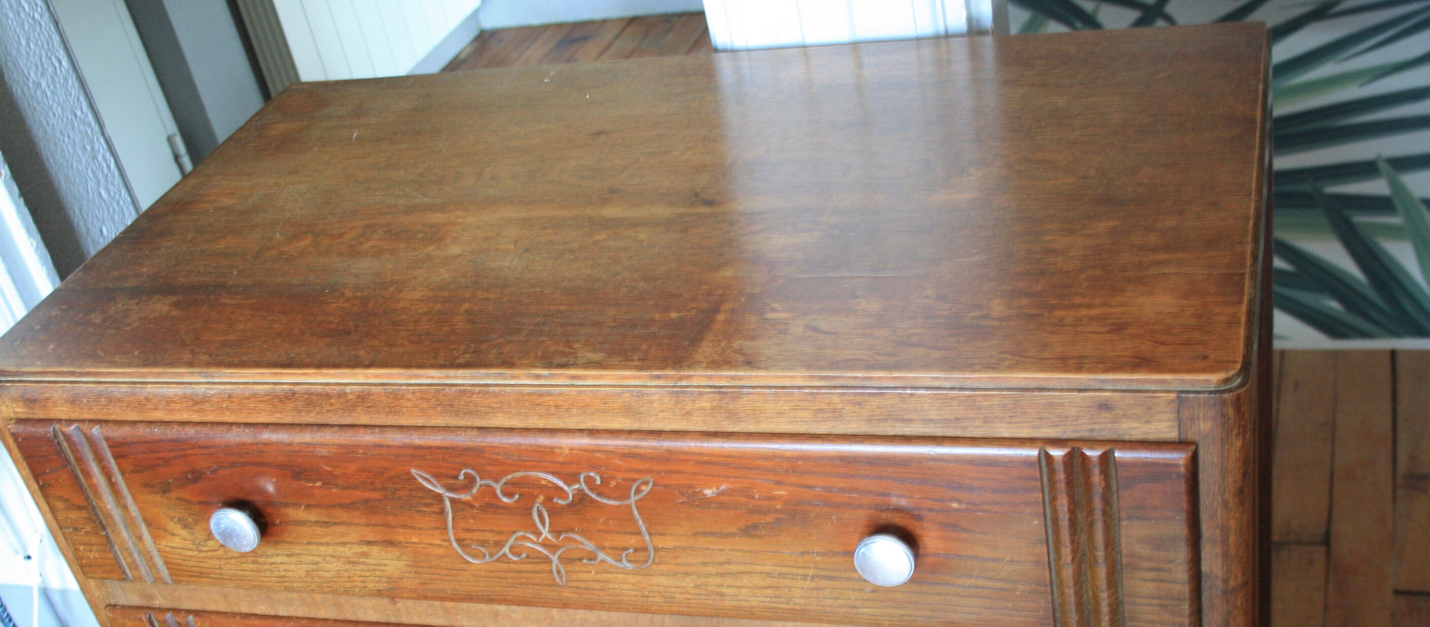 Art deco chest of drawers