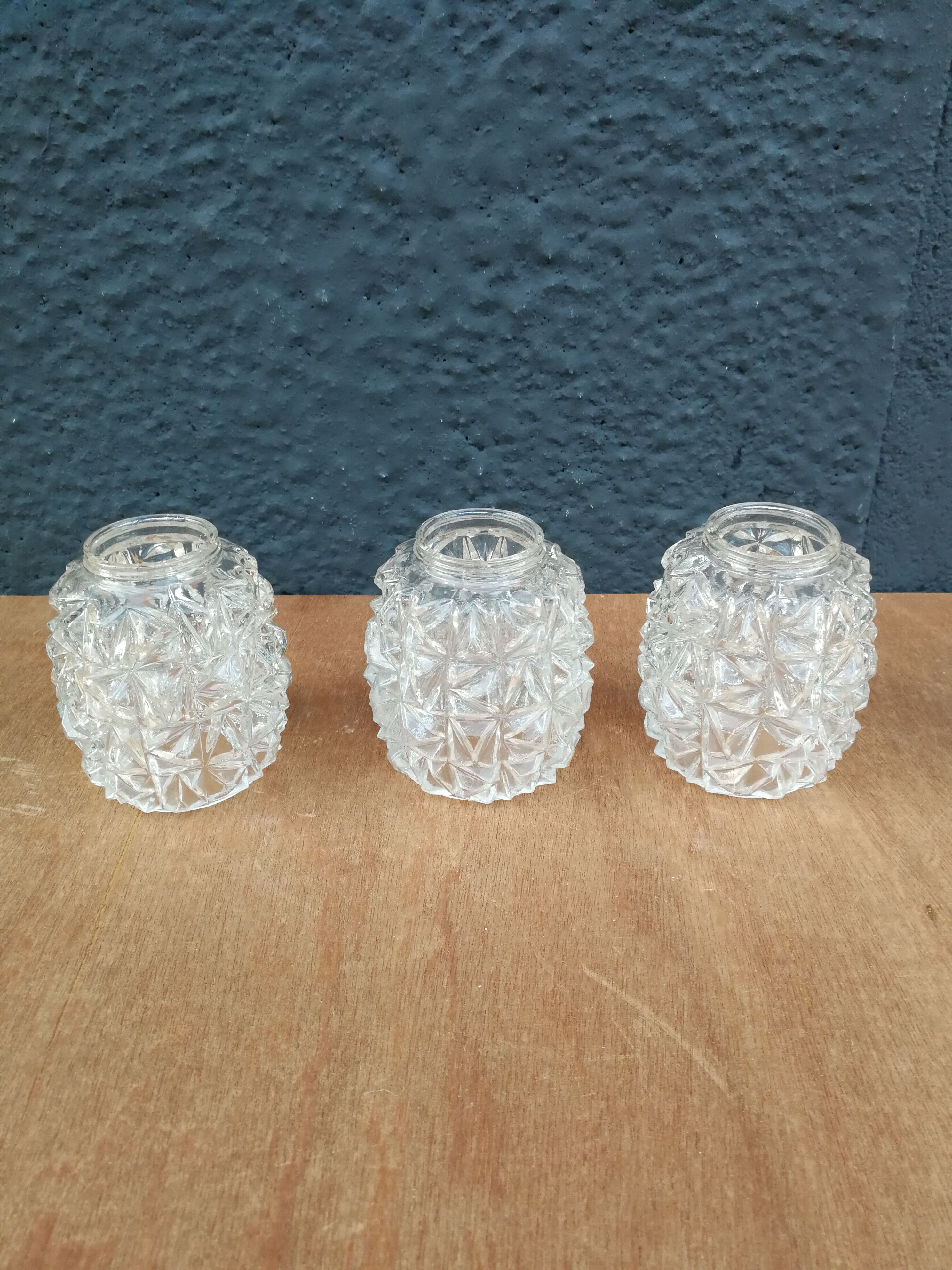 Set of 3 glass-carved glass globes for suspension