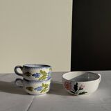 Large earthenware cup with pink trim and pink flower pattern H7 D15