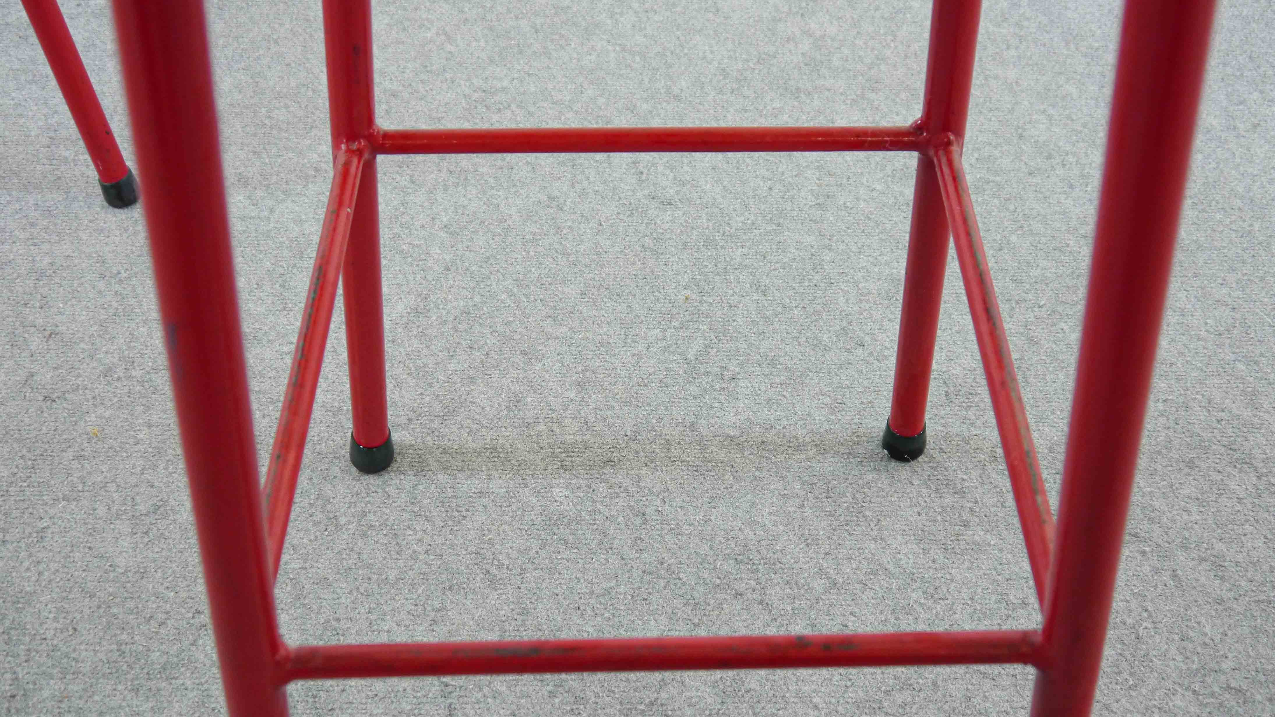 Midcentury set of 3 bar stools in red and black, 1960s-1970s