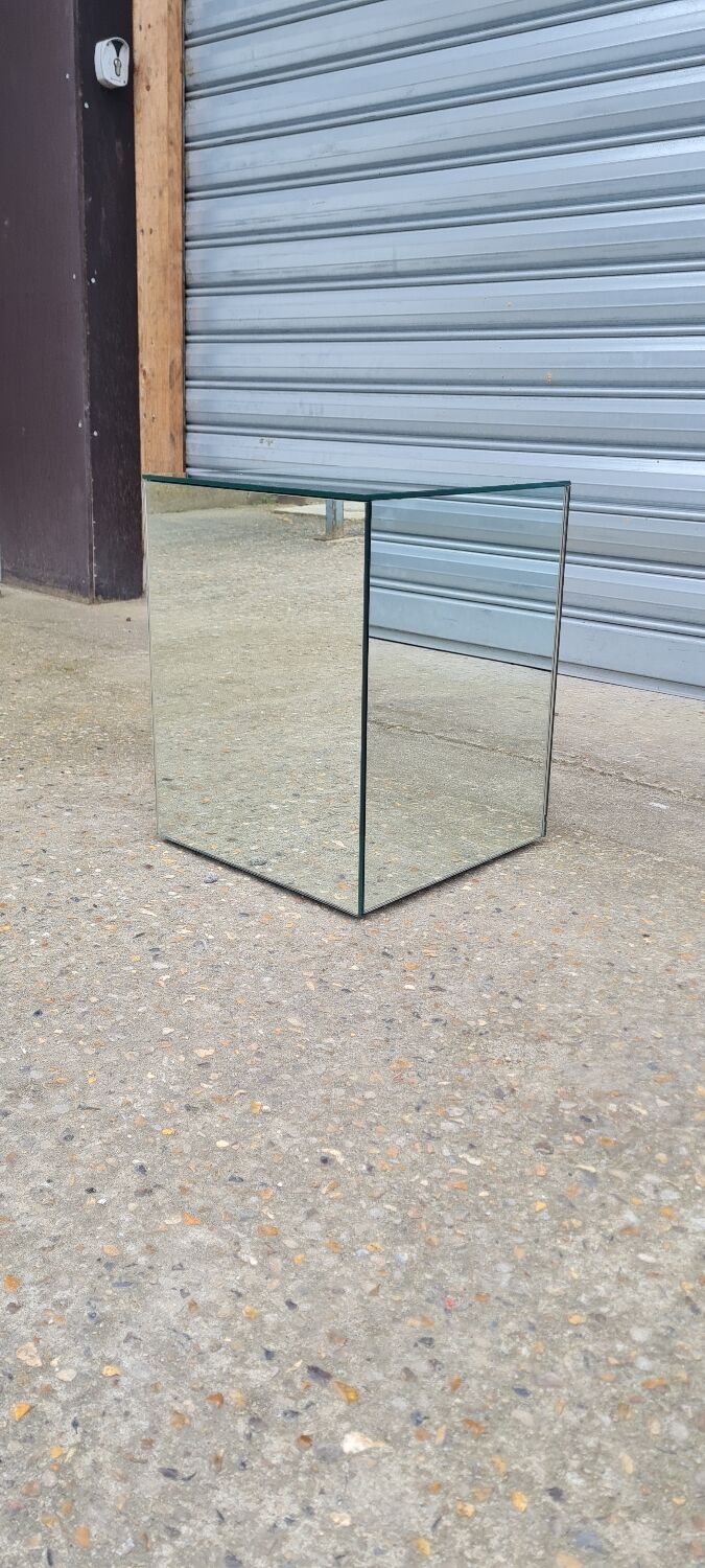 Sofa end cube mirror