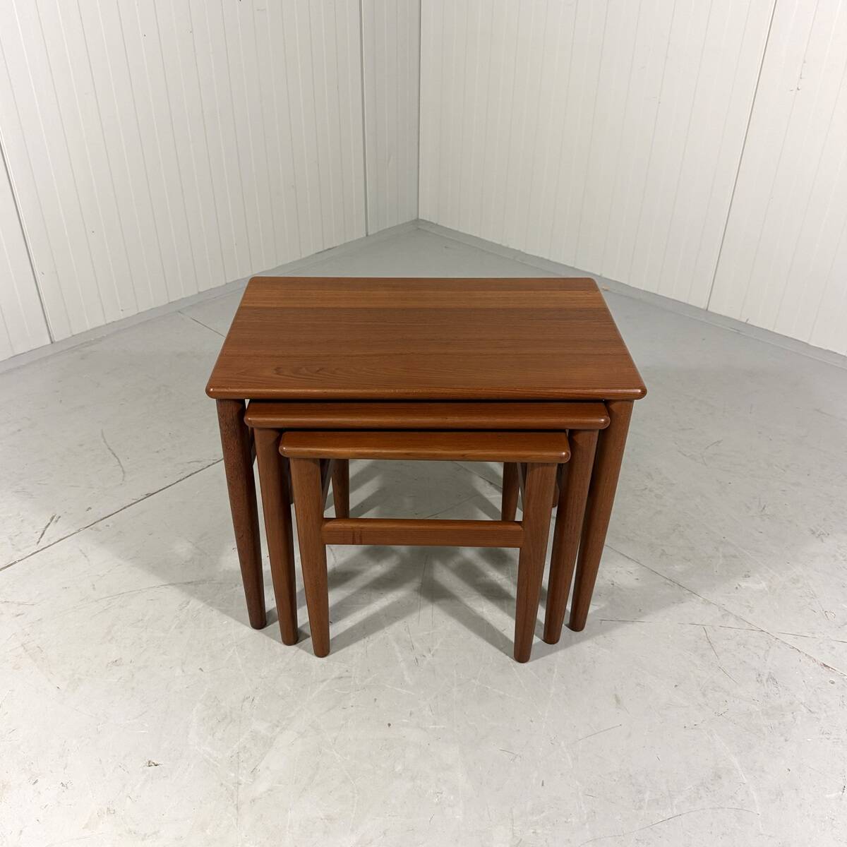 Tables gigognes en teck Danemark années 1960